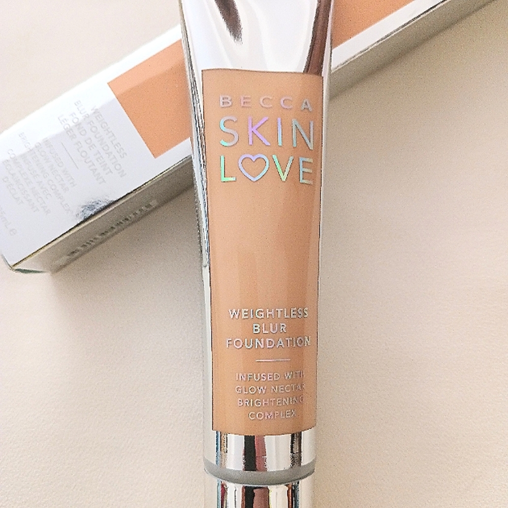 NIB NWT Becca Skin Love Weighless Blur Foundation Infused w/Glow Nectar - Picture 2 of 8